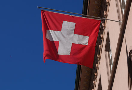 Swiss bank admits to helping US tax evasion