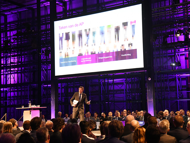 Aleid Wolfsen op het podium tijdens de Accountantsdag 2019