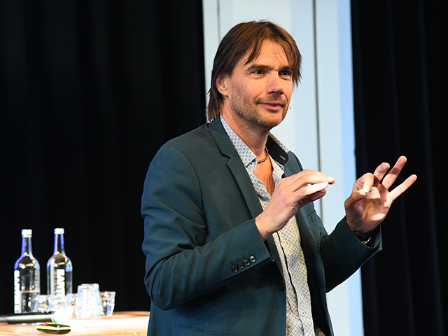 Steven Pont spreekt tijdens de Accountantsdag 2019