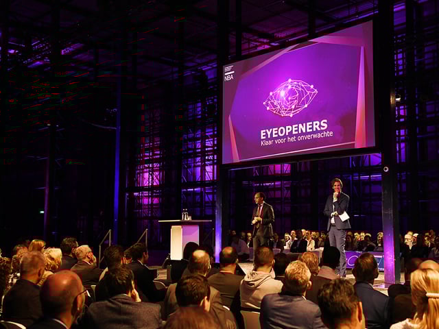 Kilian Wawoe spreekt tijdens de Accountantsdag 2019