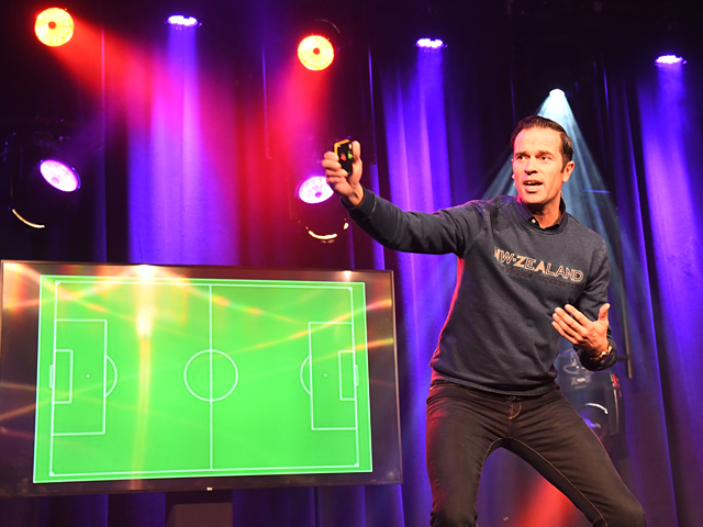 Bas Nijhuis op het podium tijdens de Accountantsdag 2019