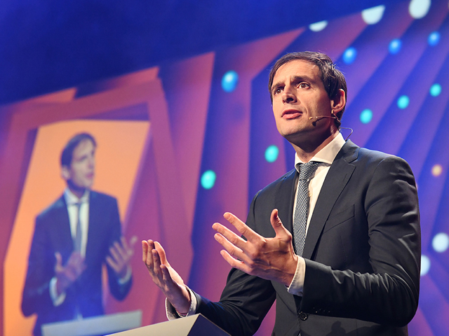 Wopke Hoekstra op het podium