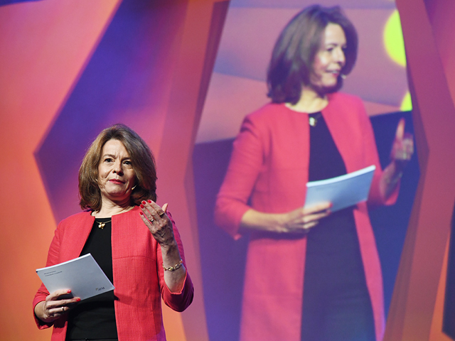 Merel van Vroonhoven op het podium
