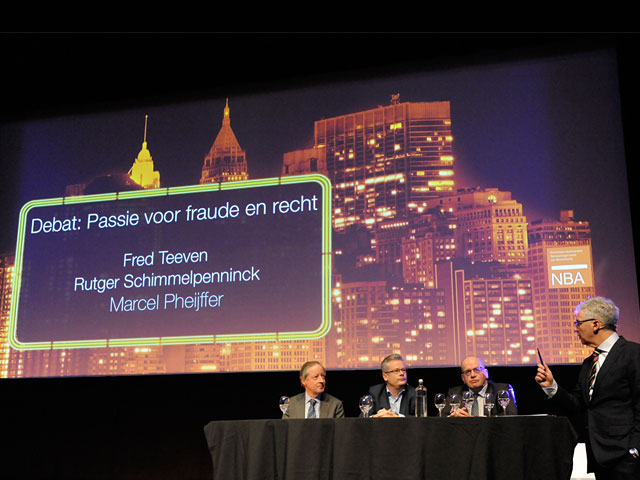 Rutger Jan Schimmelpenninck, Marcel Pheijffer, Fred Teeven en Peter van Ingen op het podium