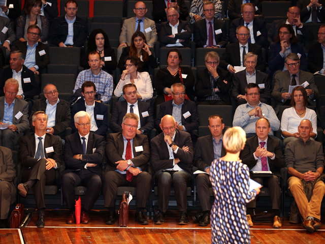 Foto publiek in zaal