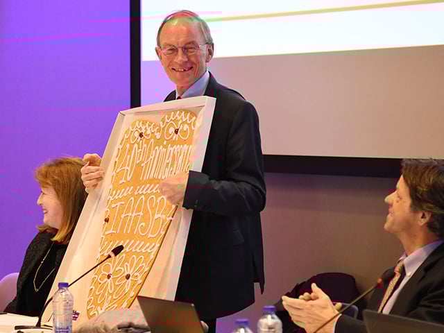 Arnold Schilder met 'Spakenburger Hart'