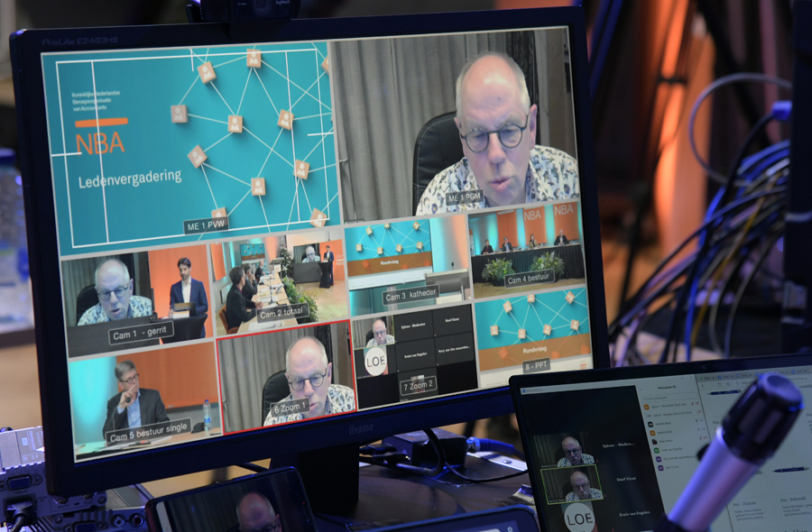 PC-scherm van cameraploeg tijdens de online NBA-ledenvergadering op 14 december 2020