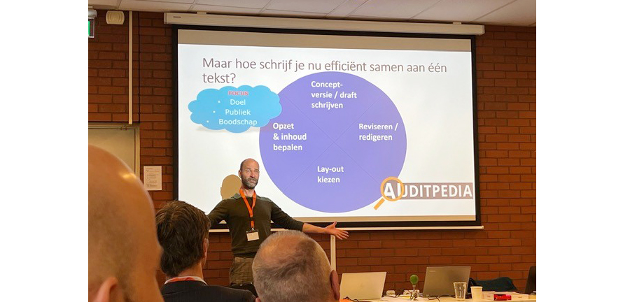 Michiel Boswinkel bij zijn presentatie