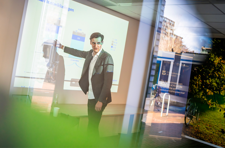 Presentatie door Ewout Brouwers tijdens het Symposium Compliance in Action op 28 november 2023