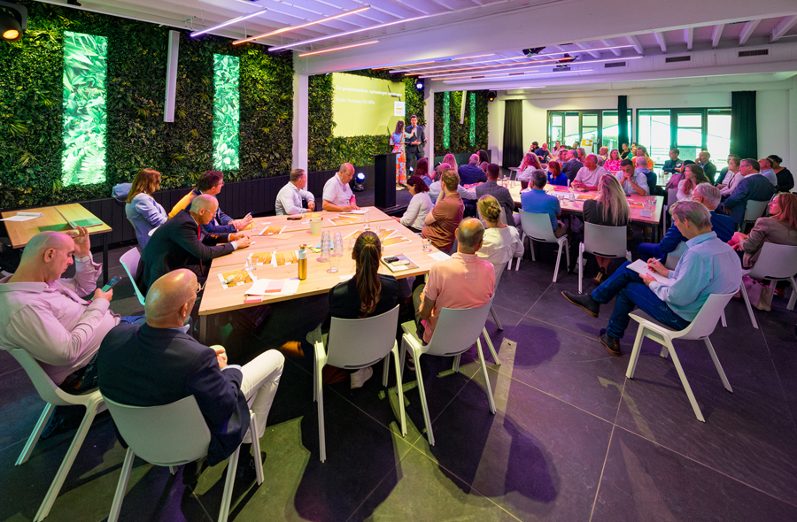 Deelsessie Young Profs tijdens NBA-verenigingsconferentie van 16 juni 2025