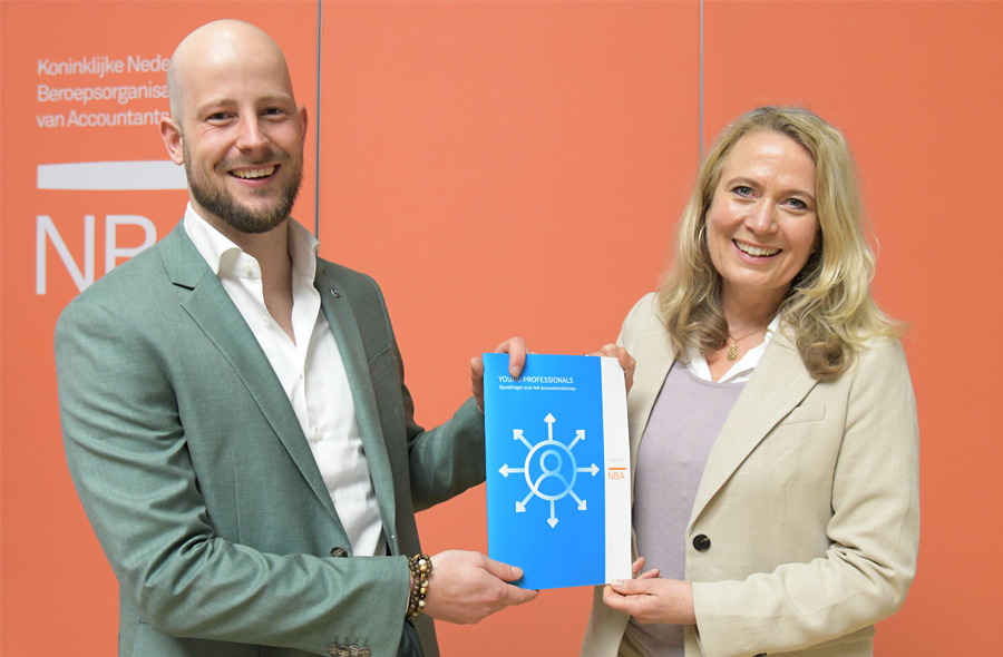 Foto: overhandiging NBA Young-Profs-rapport